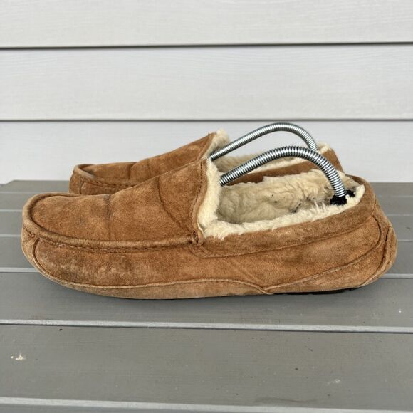 UGG Men's Ascot Size 12 Chestnut Suede Sherpa Wool Lined Slip-On Slippers 5775 - Picture 1 of 8